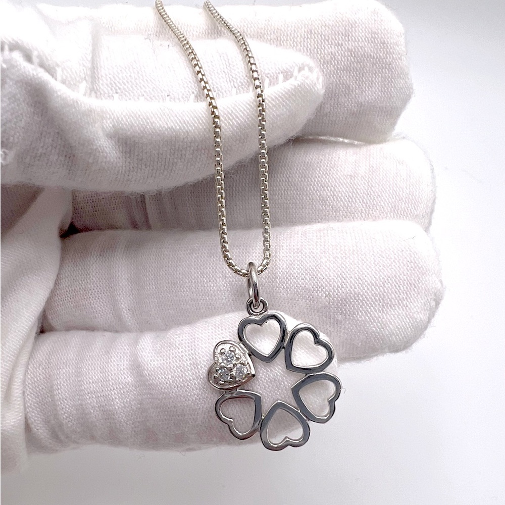 .925 Sterling Silver Heart Wreath Necklace with Cz Accents - Picture 3 of 15